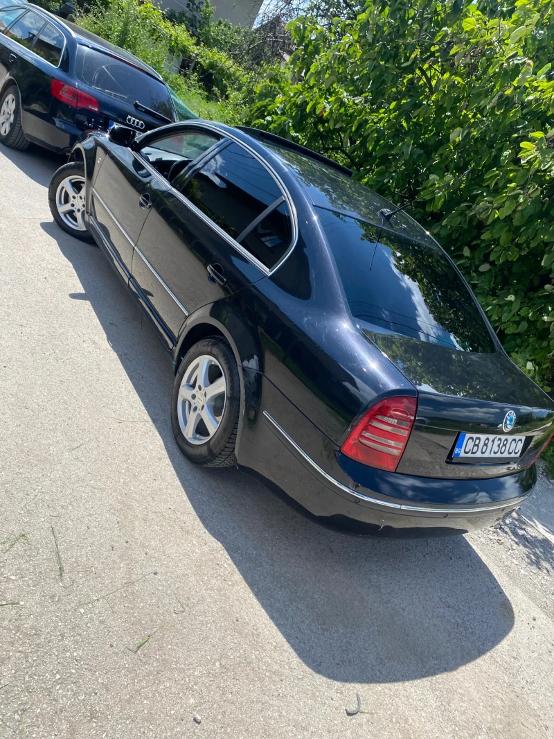 Skoda Superb, снимка 5 - Автомобили и джипове - 47606371