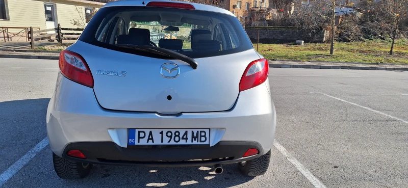 Mazda 2 1.4 86кс Бензин, снимка 6 - Автомобили и джипове - 48335325