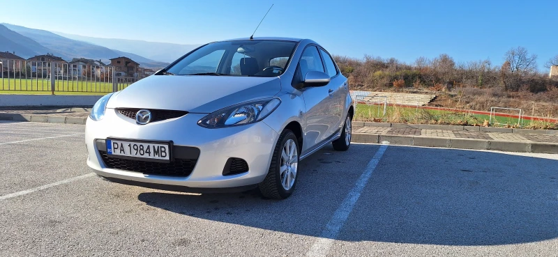 Mazda 2 1.4 86кс Бензин, снимка 1 - Автомобили и джипове - 48335325