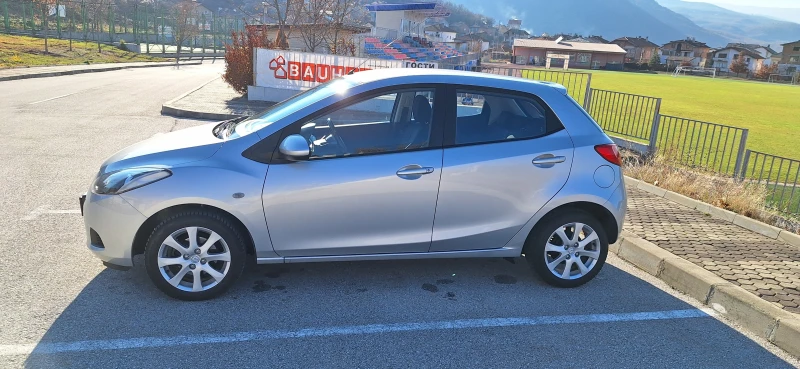 Mazda 2 1.4 86кс Бензин, снимка 2 - Автомобили и джипове - 48335325