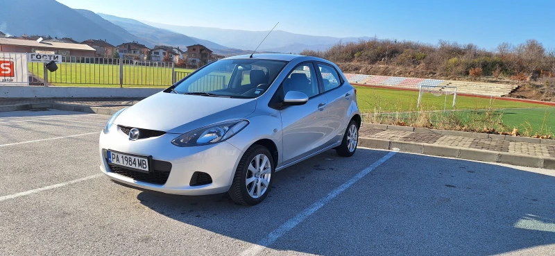 Mazda 2 1.4 86кс Бензин, снимка 4 - Автомобили и джипове - 48335325