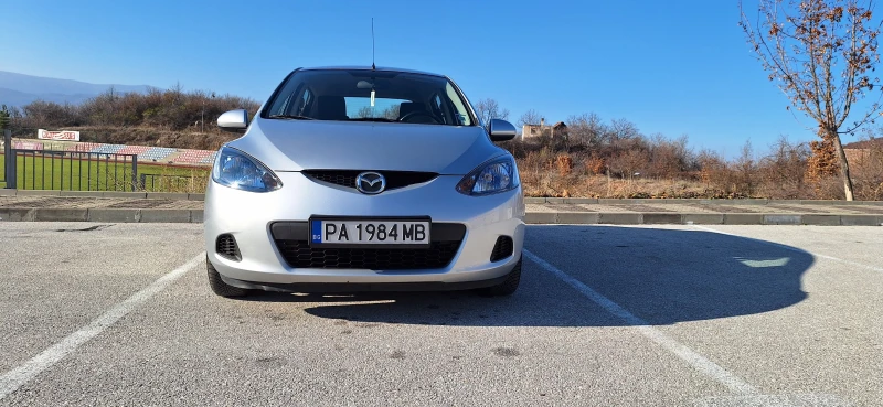 Mazda 2 1.4 86кс Бензин, снимка 5 - Автомобили и джипове - 48335325