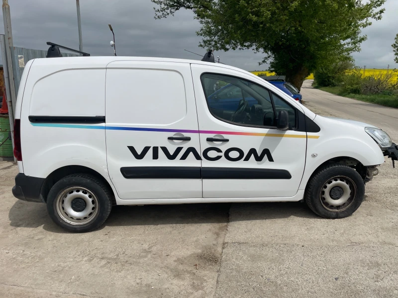 Citroen Berlingo 1.6 Blue HDI, снимка 4 - Автомобили и джипове - 50211142