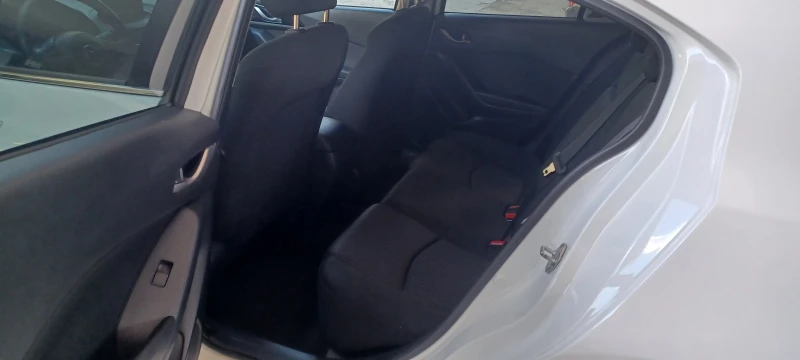 Mazda 3 EURO 6, снимка 11 - Автомобили и джипове - 50543534