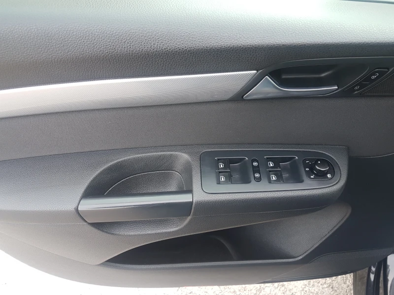 VW Sharan 2.0TDI , снимка 13 - Автомобили и джипове - 52142511