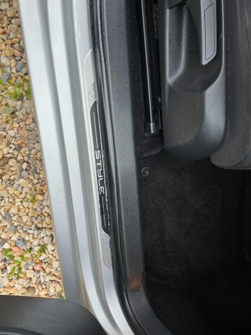 VW Golf 1.6 TDI 105кс, снимка 7 - Автомобили и джипове - 52914454