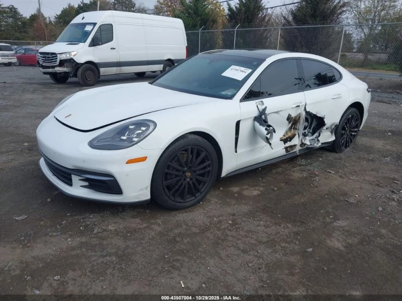 Porsche Panamera * 4 * CARFAX * ФИНАНСИРАНЕ* КЛИП, снимка 2 - Автомобили и джипове - 53191928