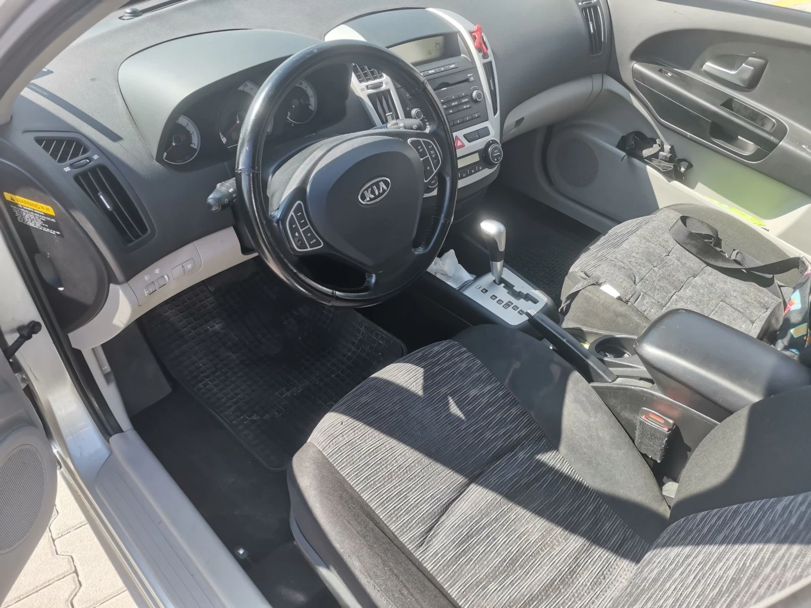 Kia Ceed 2.0 16v АВТОМАТИК - изображение 10
