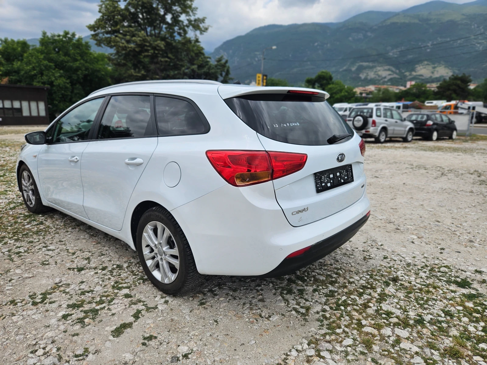 Kia Ceed 1.6/CRDI/184000 - изображение 5