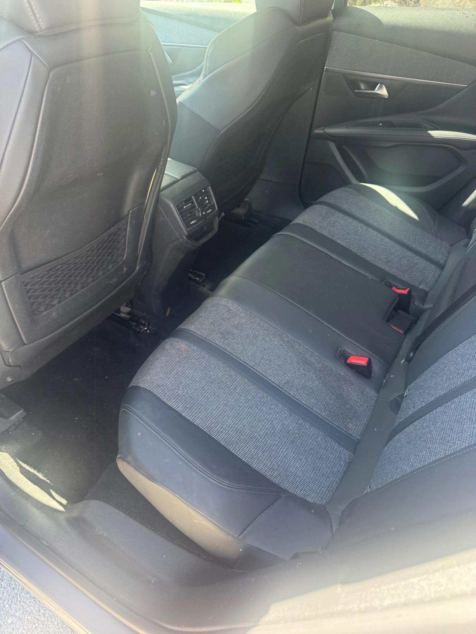 Peugeot 3008 1.2i Автомат EAT8 НАЛИЧНА - изображение 6