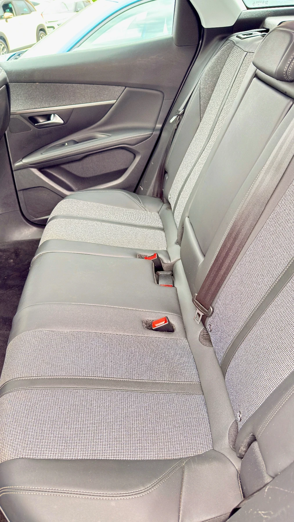 Peugeot 3008 1.2i Автомат EAT8 камера360 - изображение 9
