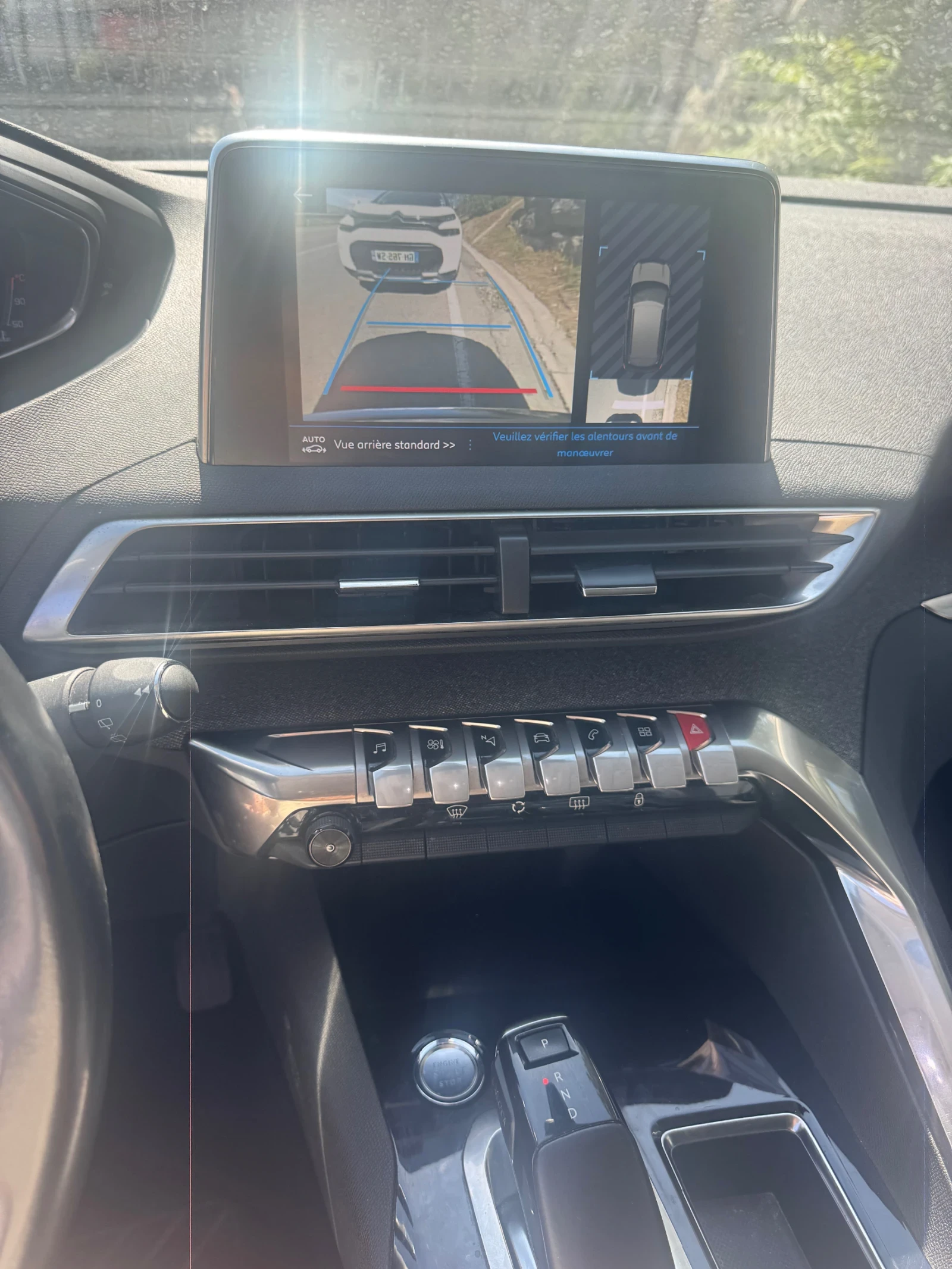 Peugeot 3008 1.2i Автомат EAT8 НАЛИЧНА - изображение 7