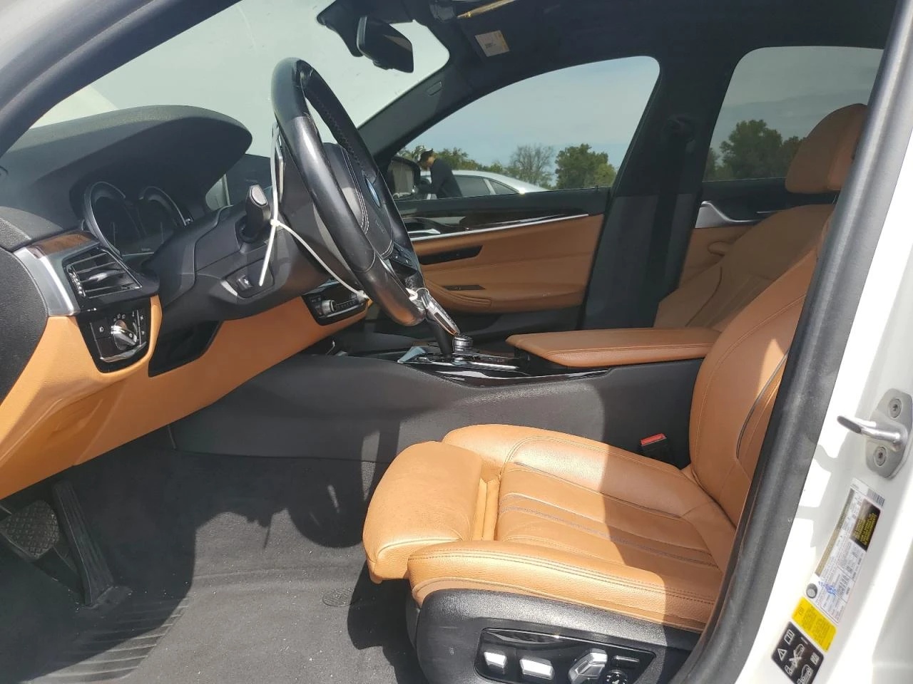 BMW 540 XI * * CARFAX * * АВТО КРЕДИТ * *  - изображение 7