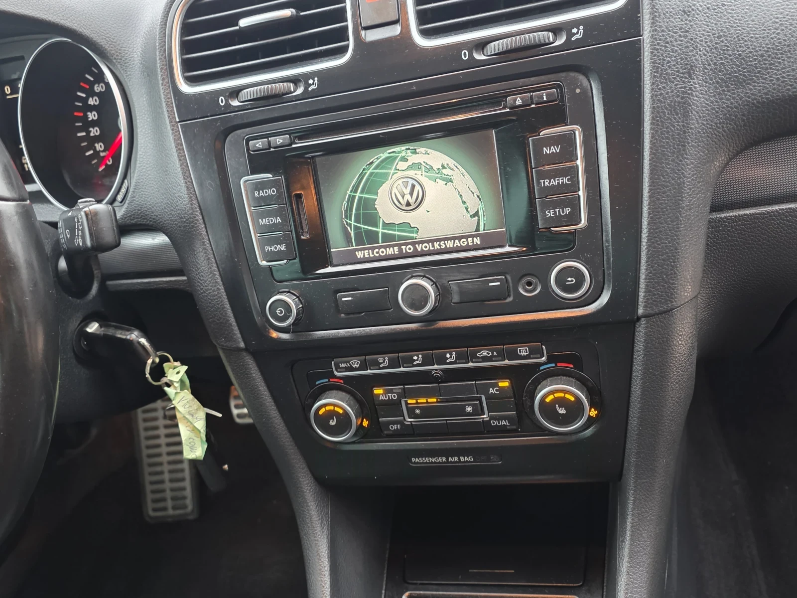 VW Golf 1.6 TDI 105�� | Mobile.bg � ����������� 11