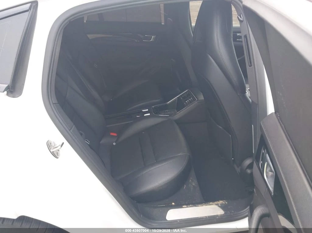 Porsche Panamera * 4 * CARFAX * ФИНАНСИРАНЕ* КЛИП - изображение 8