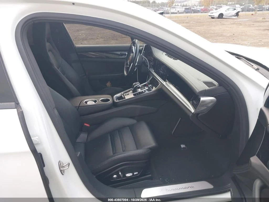 Porsche Panamera * 4 * CARFAX * ФИНАНСИРАНЕ* КЛИП - изображение 5
