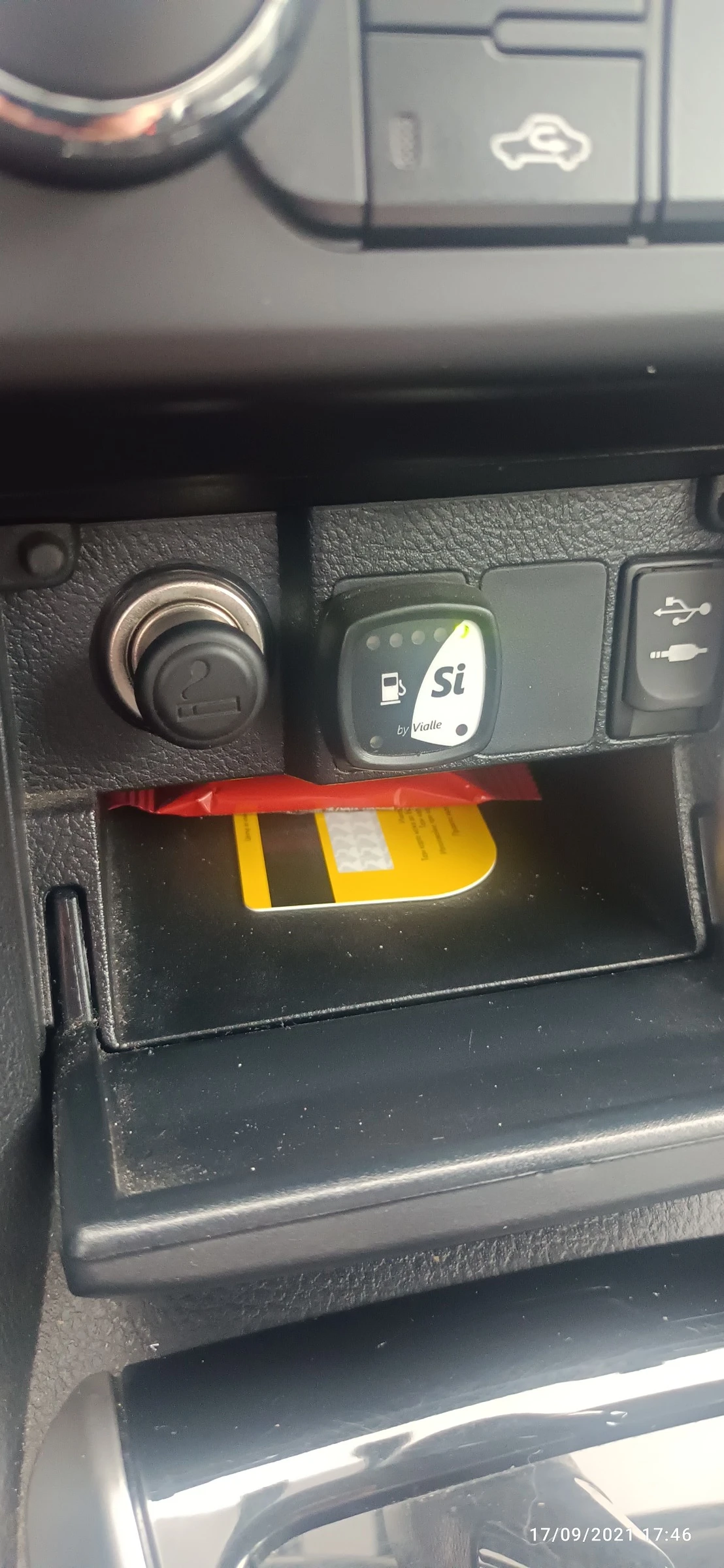 Toyota Corolla 1.6 SOL ГАЗ, снимка 11 - Автомобили и джипове - 54344018