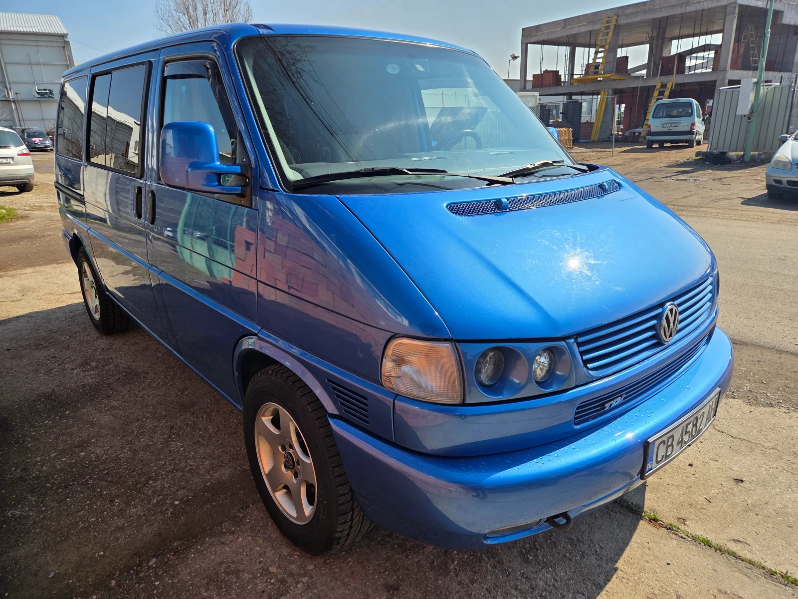 VW Multivan 2.5TDI MULTIVAN, снимка 7 - Автомобили и джипове - 53756788