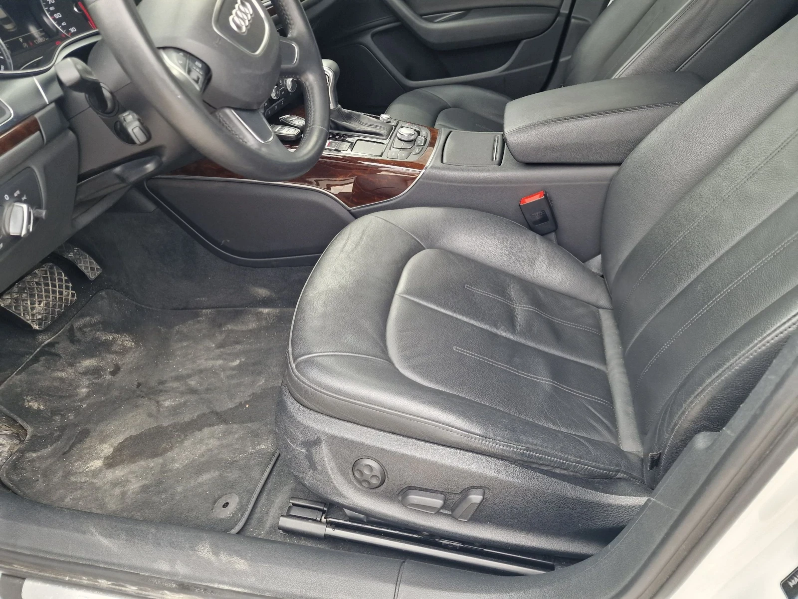 Audi A6 3.0 TDI C7 S-Line/QUATTRO FULL LED/ KEYLESS, снимка 13 - Автомобили и джипове - 54014258