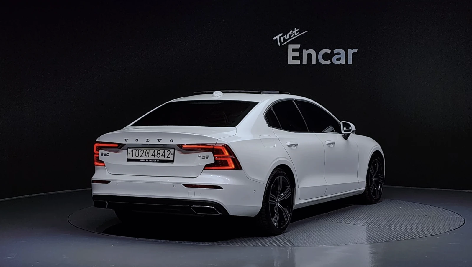 Volvo S60 INSCRIPTION/Bowers & Wilkins/360 КАМЕРИ/FULL, снимка 2 - Автомобили и джипове - 54329518