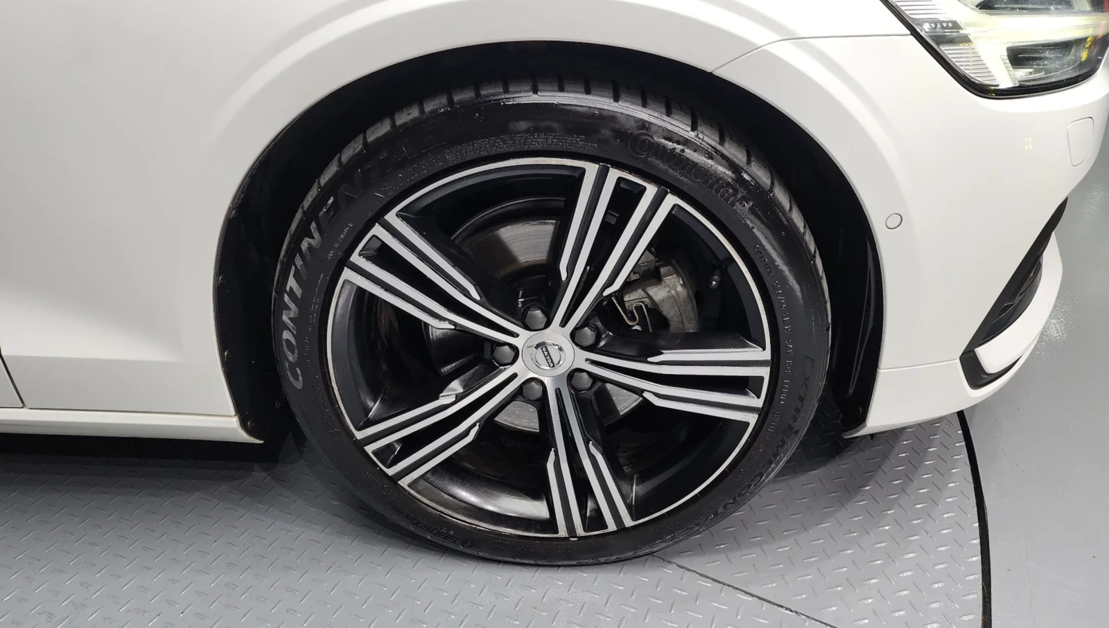 Volvo S60 INSCRIPTION/Bowers & Wilkins/360 КАМЕРИ/FULL, снимка 5 - Автомобили и джипове - 54329518