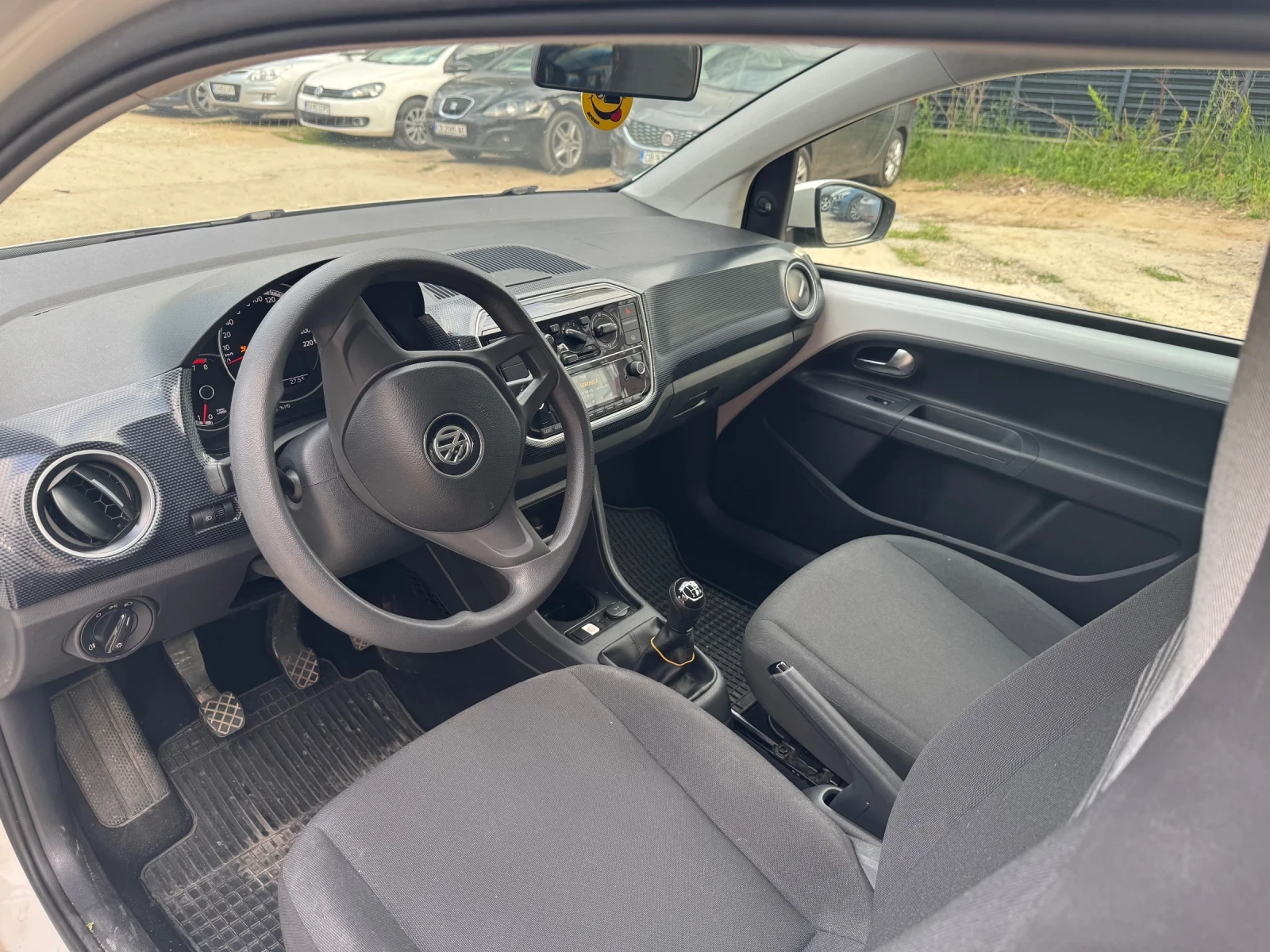 VW Up 1.0, снимка 10 - Автомобили и джипове - 54597679