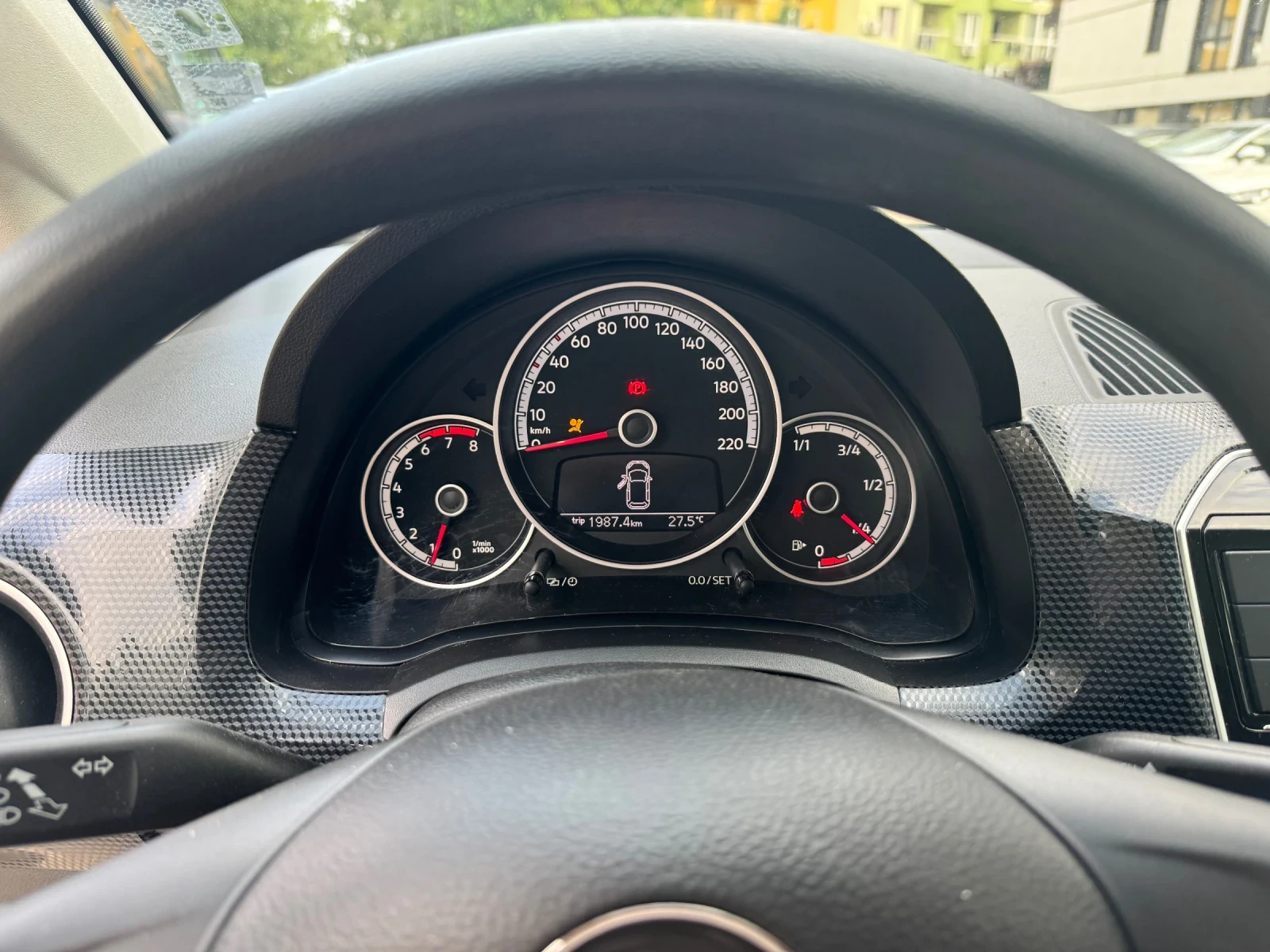 VW Up 1.0, снимка 11 - Автомобили и джипове - 54597679