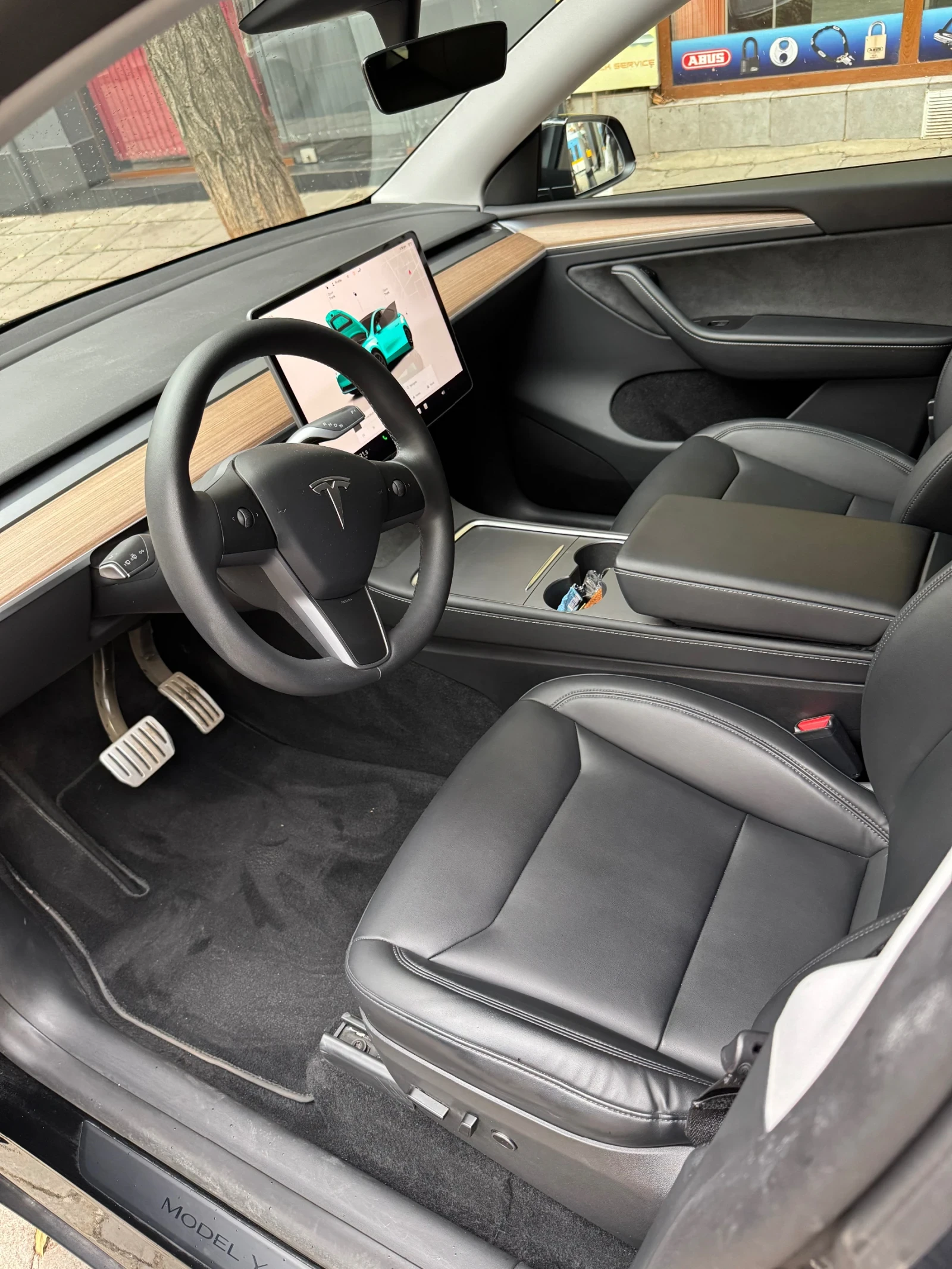 Tesla Model Y Performance , снимка 4 - Автомобили и джипове - 54635968