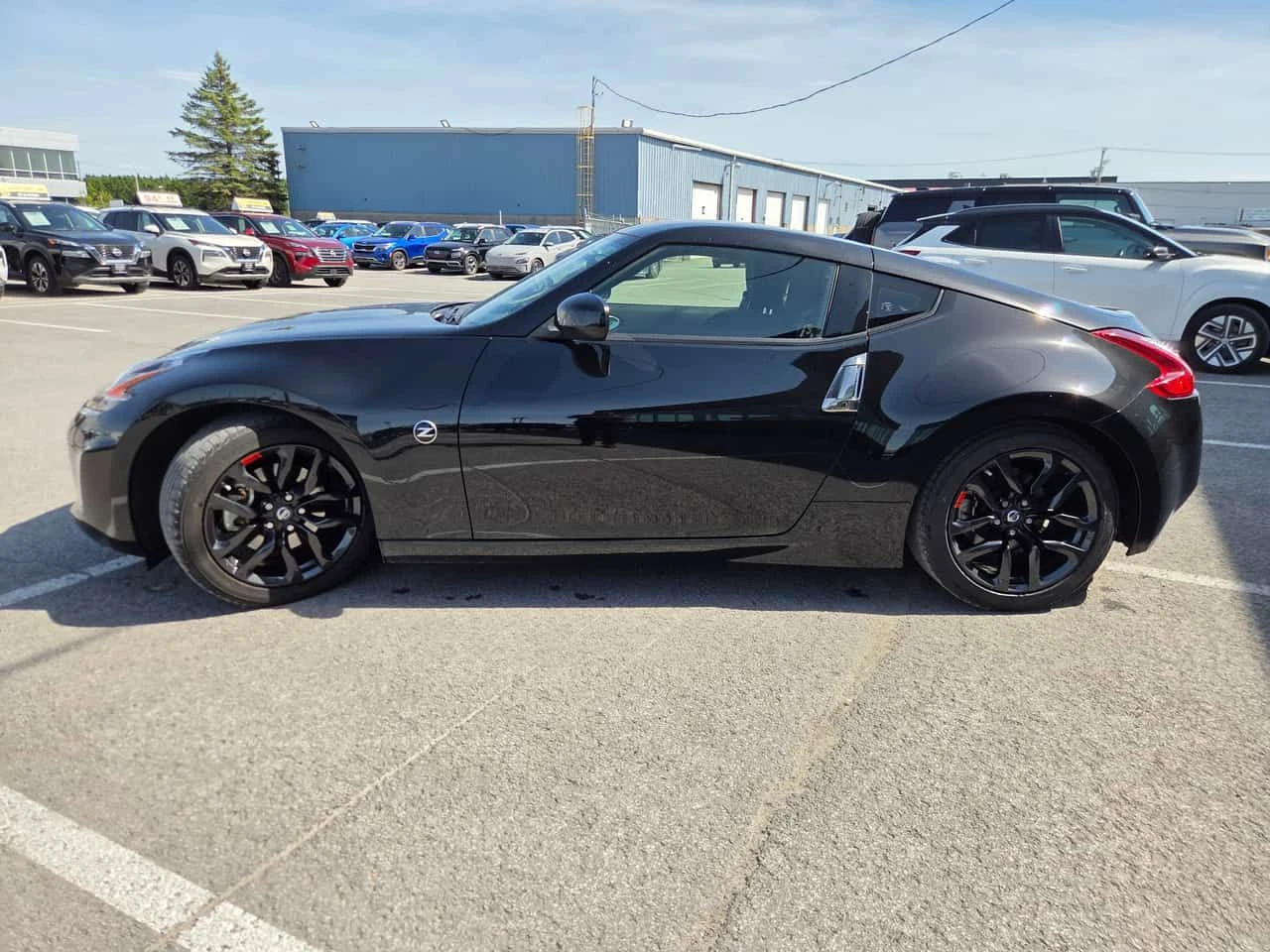 Nissan 370Z * Manual * CARFAX * БЕЗ ПЪРВОНАЧАЛНА ВНОСКА, снимка 2 - Автомобили и джипове - 54760975