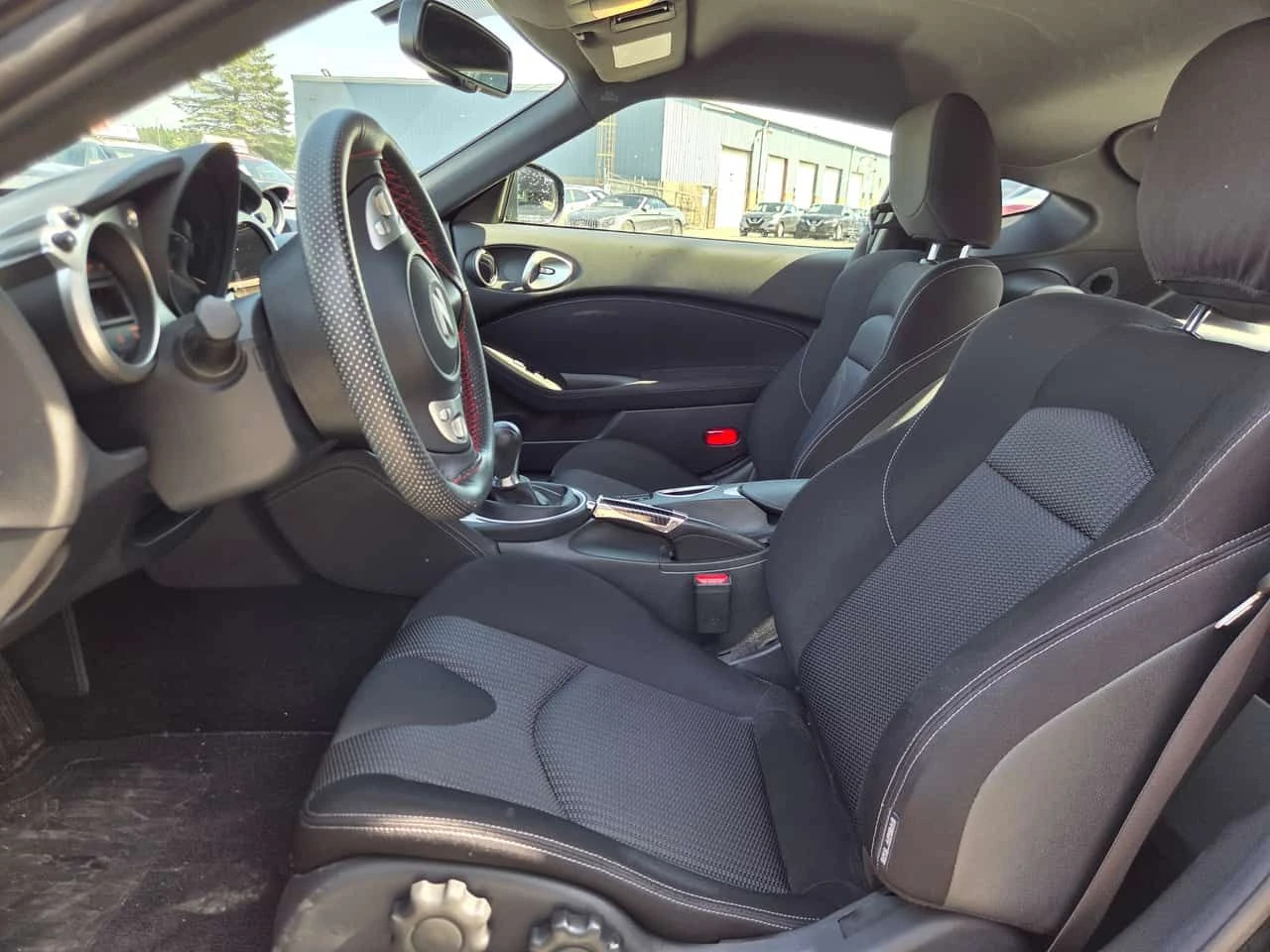 Nissan 370Z * Manual * CARFAX * БЕЗ ПЪРВОНАЧАЛНА ВНОСКА, снимка 11 - Автомобили и джипове - 54760975
