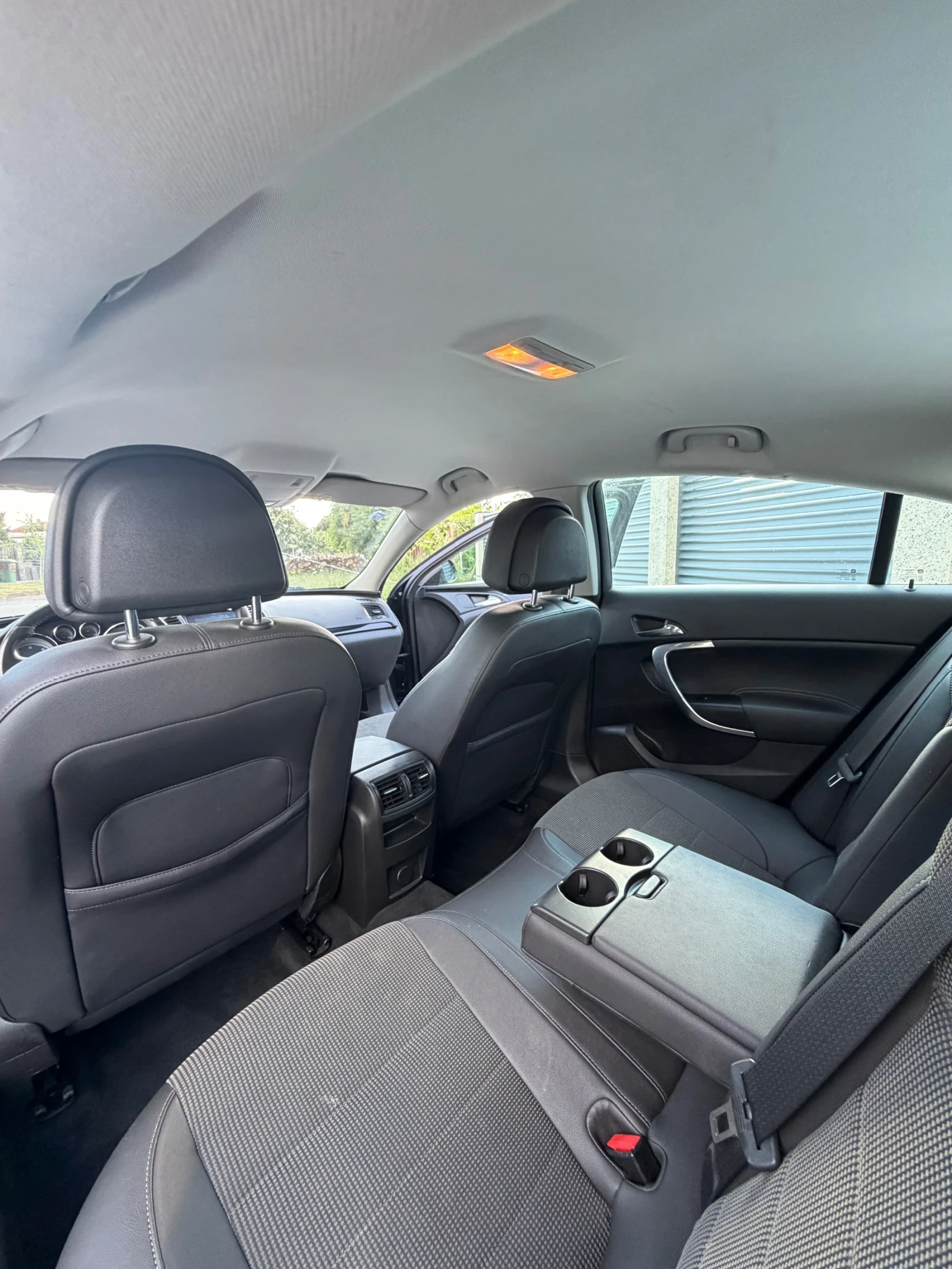Opel Insignia, снимка 14 - Автомобили и джипове - 55287328