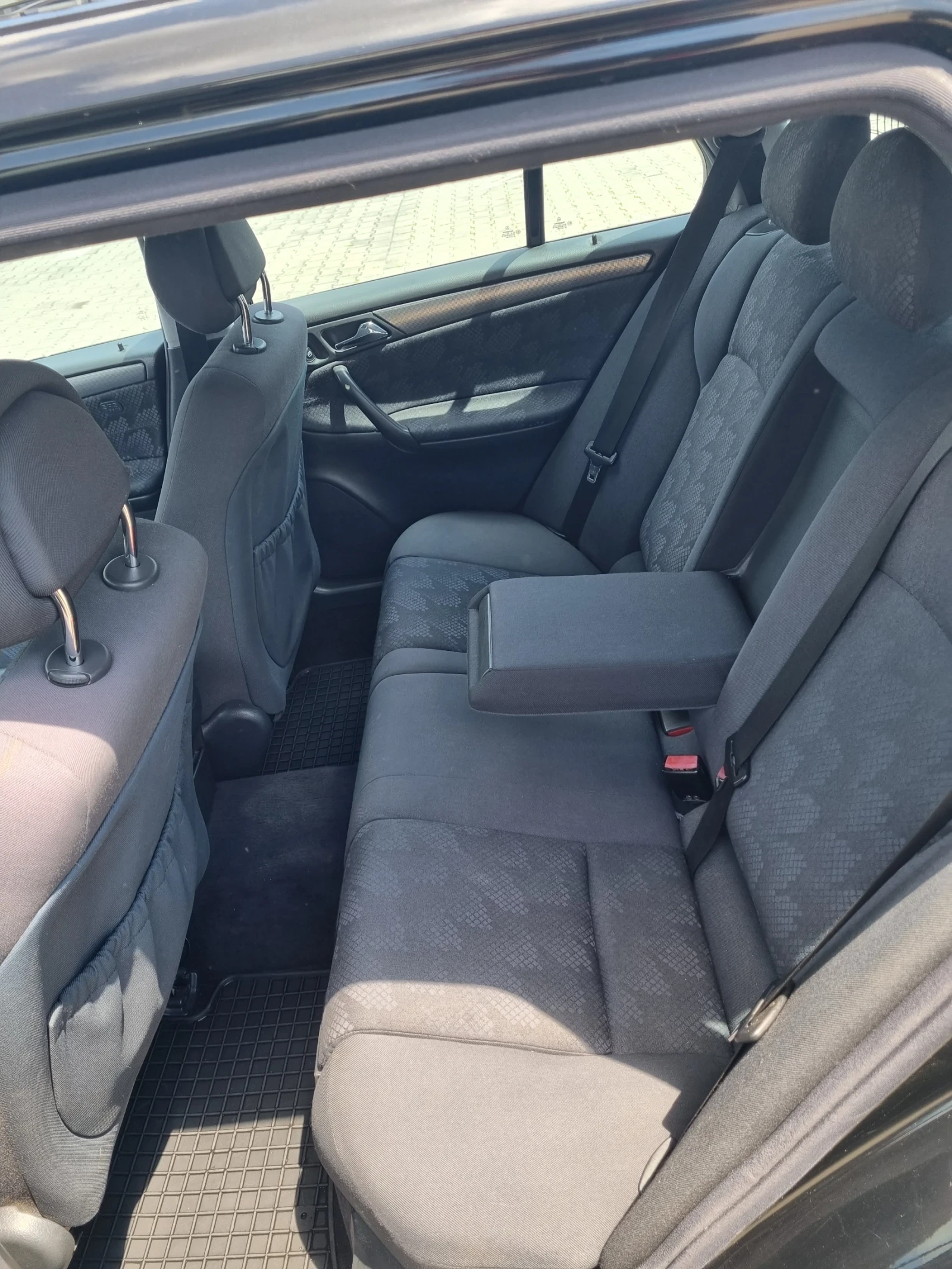 Mercedes-Benz C 200 Kompressor , снимка 6 - Автомобили и джипове - 55571837