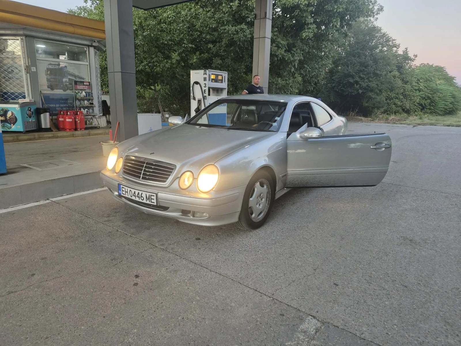 Mercedes-Benz CLK, снимка 2 - Автомобили и джипове - 55847122