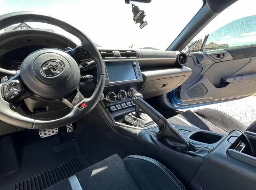 Toyota GR86 * Premium * CARFAX * , снимка 8 - Автомобили и джипове - 56011513