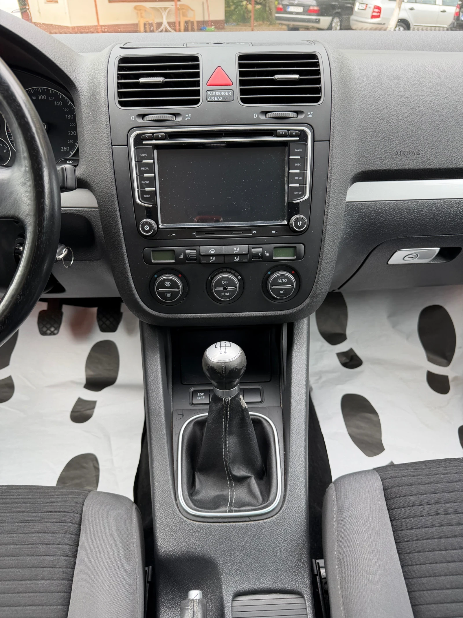 VW Golf V/1.6i/102ps, снимка 10 - Автомобили и джипове - 56271892