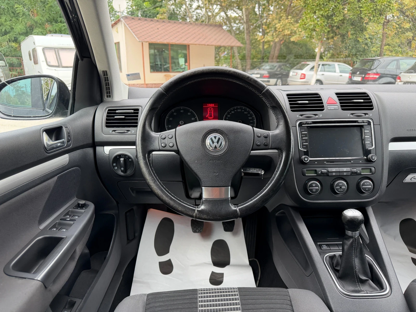 VW Golf V/1.6i/102ps, снимка 11 - Автомобили и джипове - 56271892