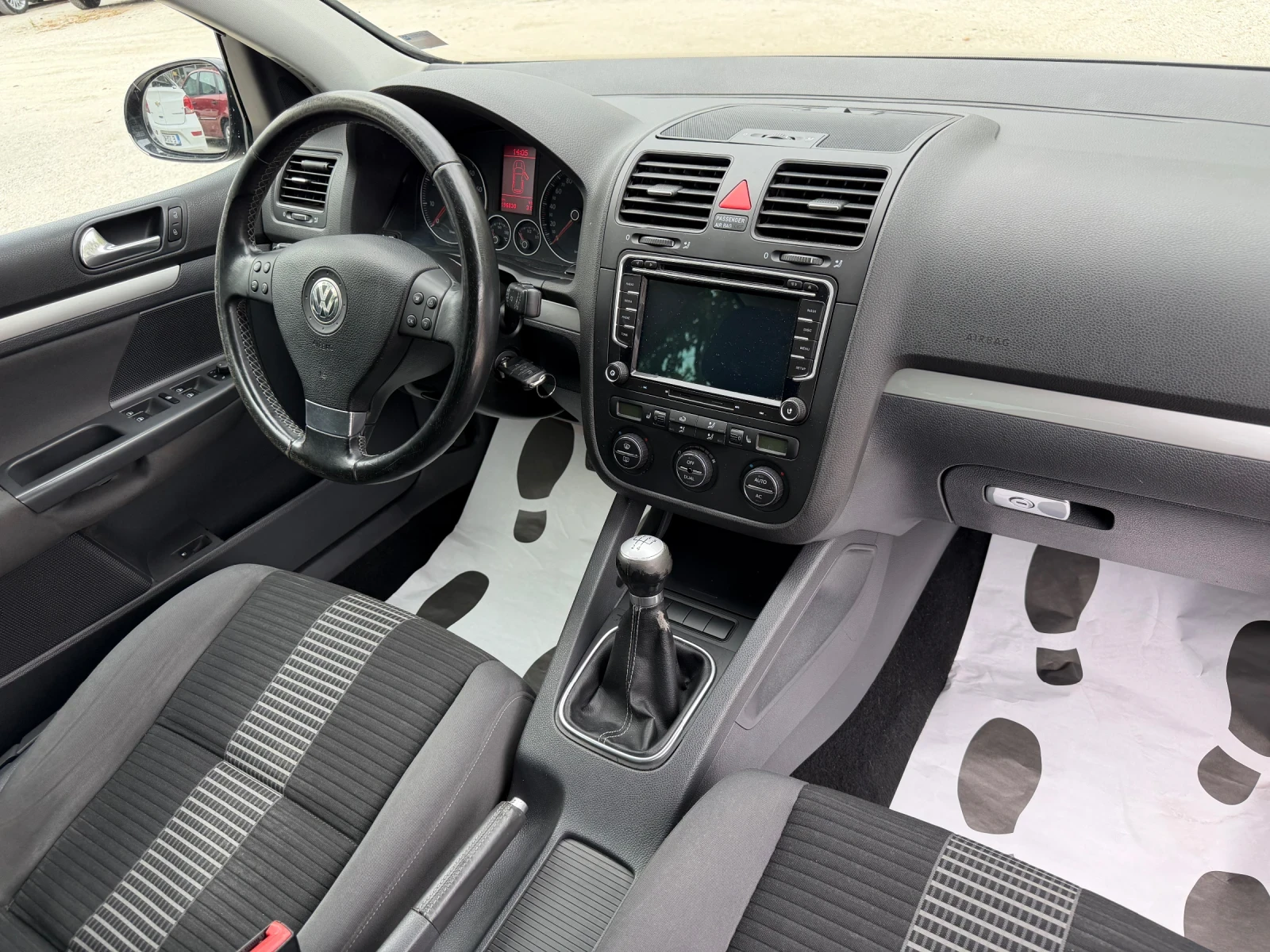 VW Golf V/1.6i/102ps, снимка 15 - Автомобили и джипове - 56271892
