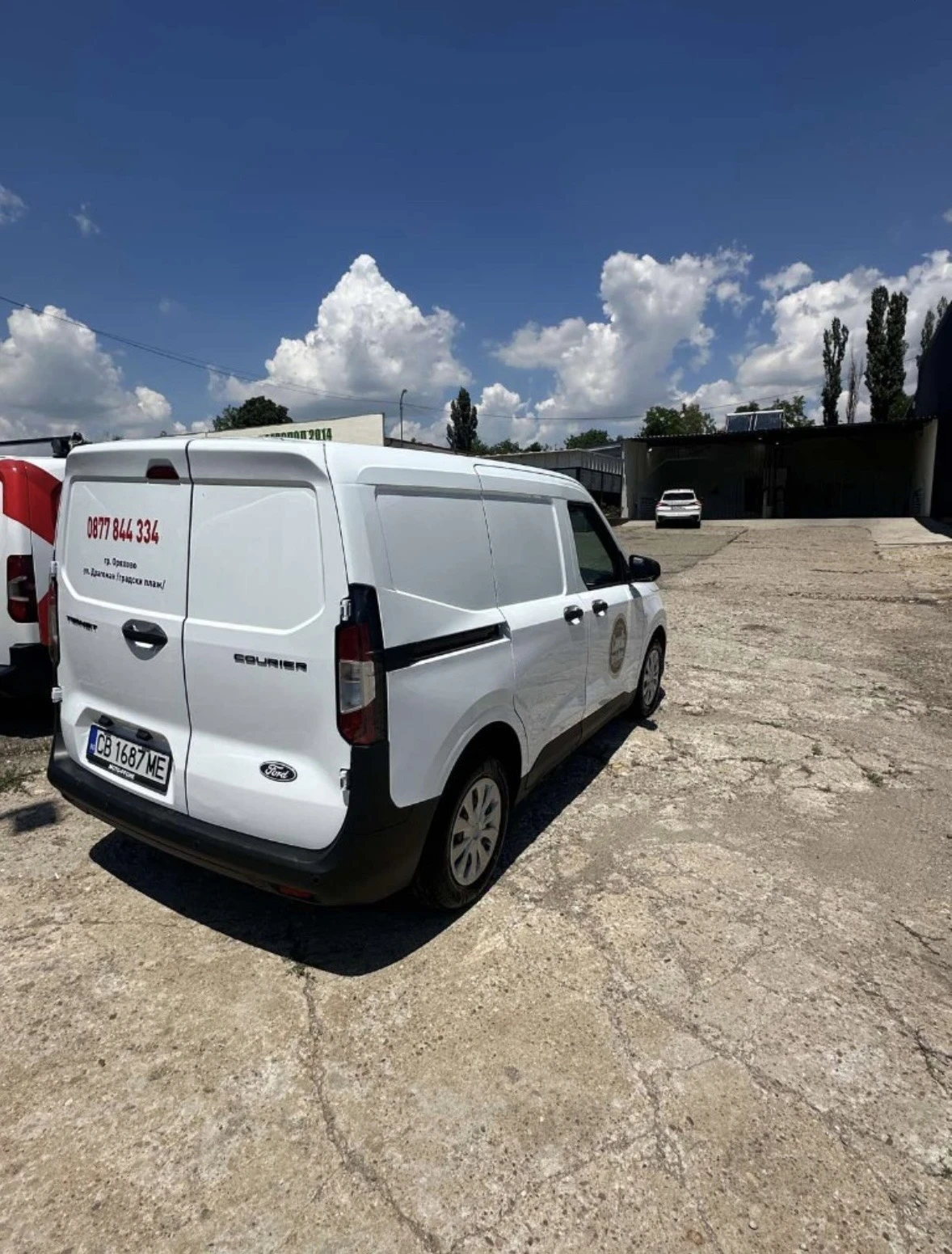 Ford Courier 1.0, снимка 4 - Автомобили и джипове - 56288561
