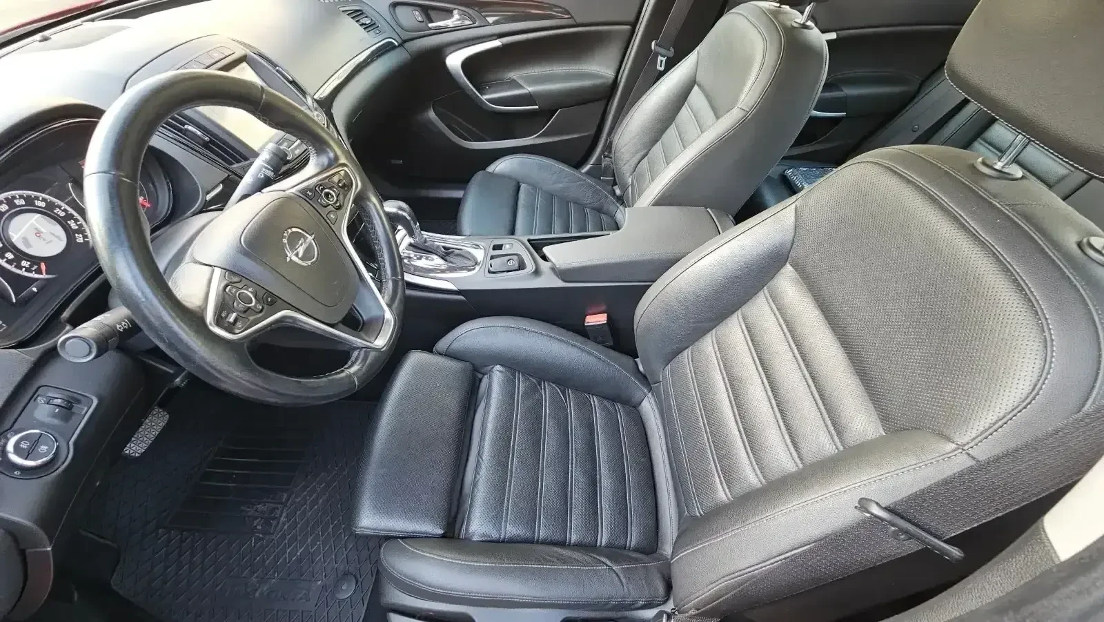 Opel Insignia, снимка 8 - Автомобили и джипове - 56602842