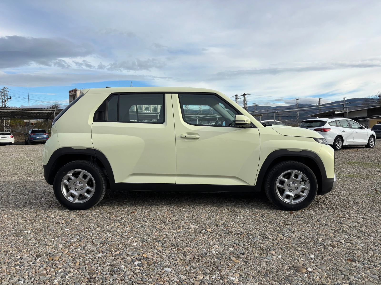 Hyundai Inster, снимка 3 - Автомобили и джипове - 56707011