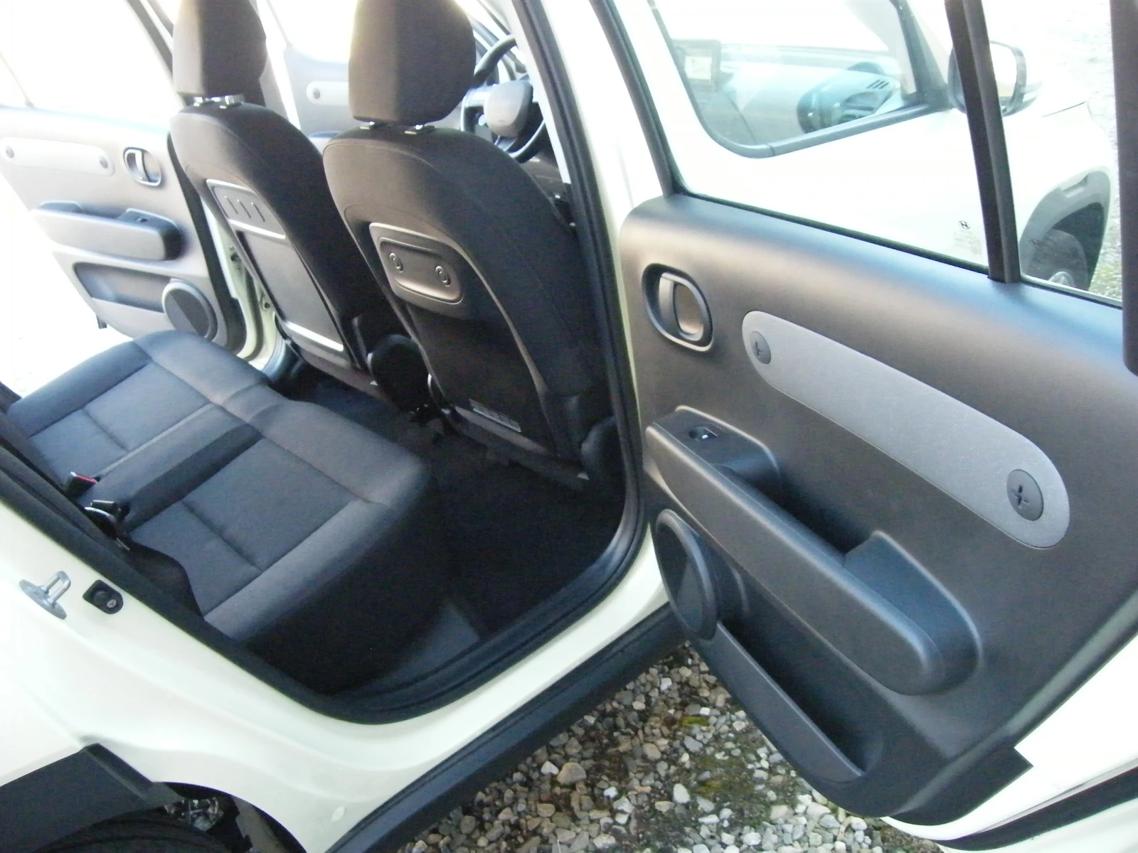 Hyundai Inster, снимка 11 - Автомобили и джипове - 56707011