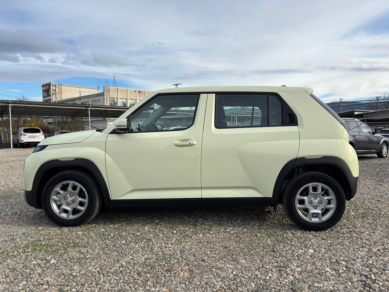 Hyundai Inster, снимка 6 - Автомобили и джипове - 56707011