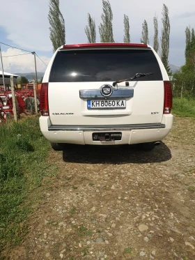 Обява за продажба на Cadillac Escalade Escalade ESV  ~23 999 лв. - изображение 2