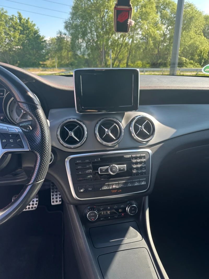 Mercedes-Benz GLA 220, снимка 9 - Автомобили и джипове - 52418303