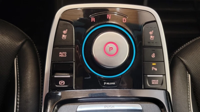 Kia Niro SX Touring, снимка 10 - Автомобили и джипове - 52563957
