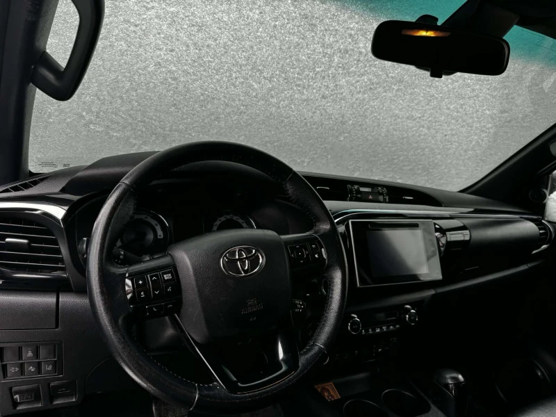 Toyota Hilux, снимка 9 - Автомобили и джипове - 53051620