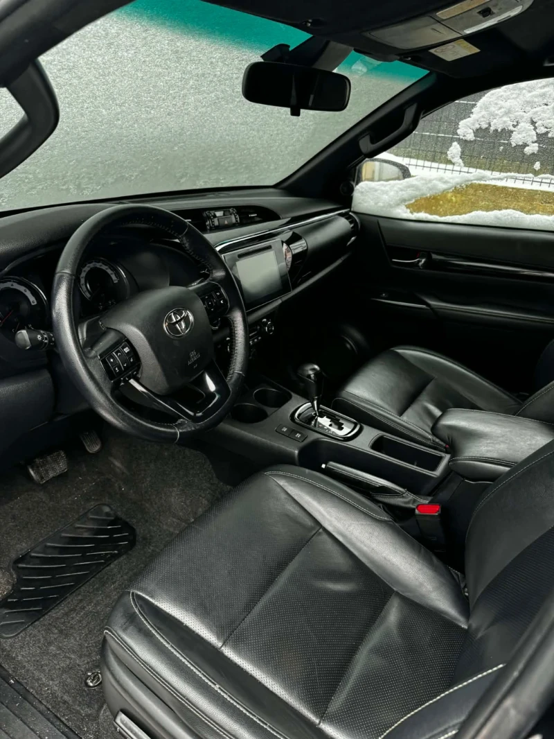 Toyota Hilux, снимка 7 - Автомобили и джипове - 53051620