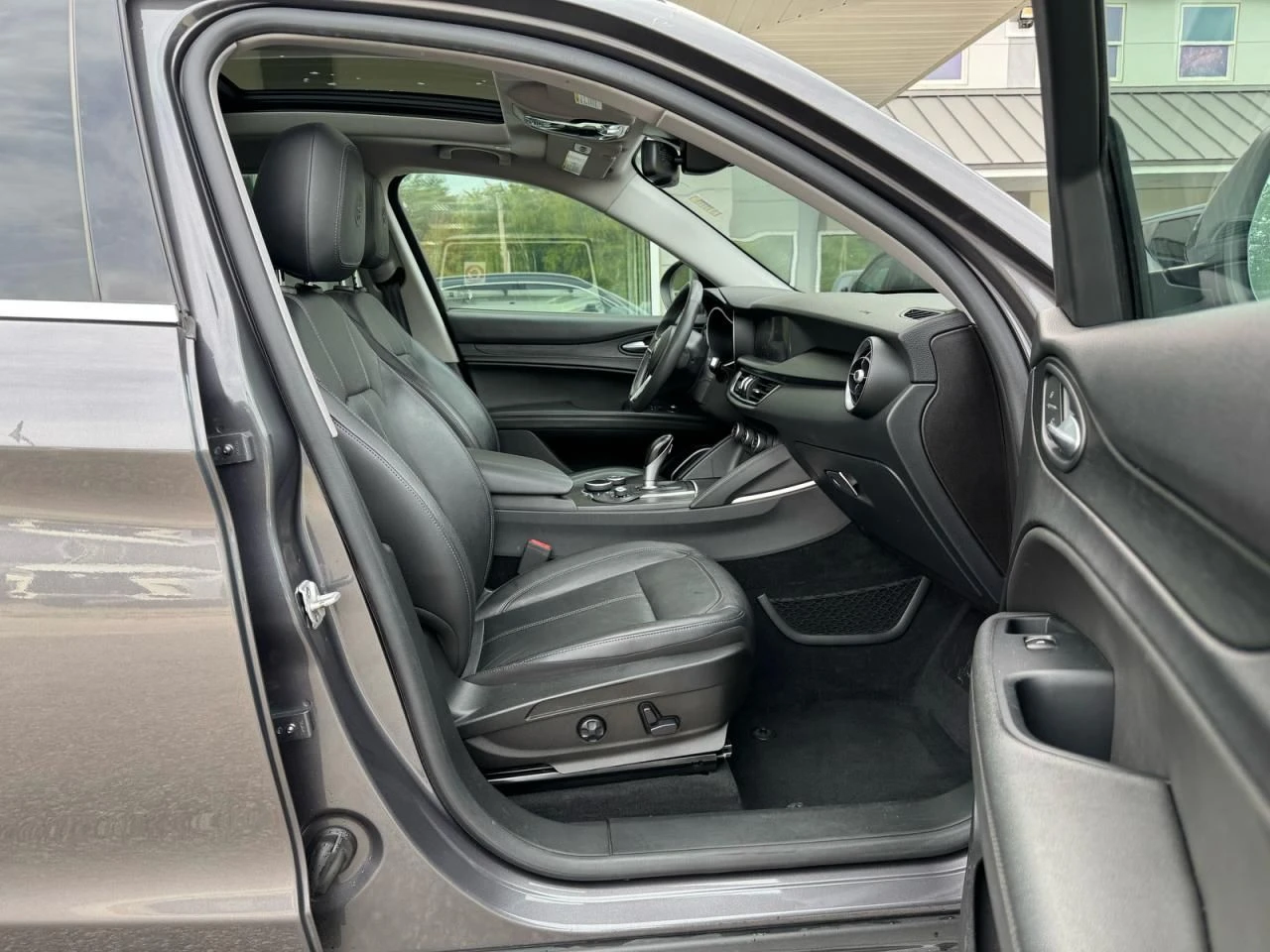 Alfa Romeo Stelvio  - изображение 5