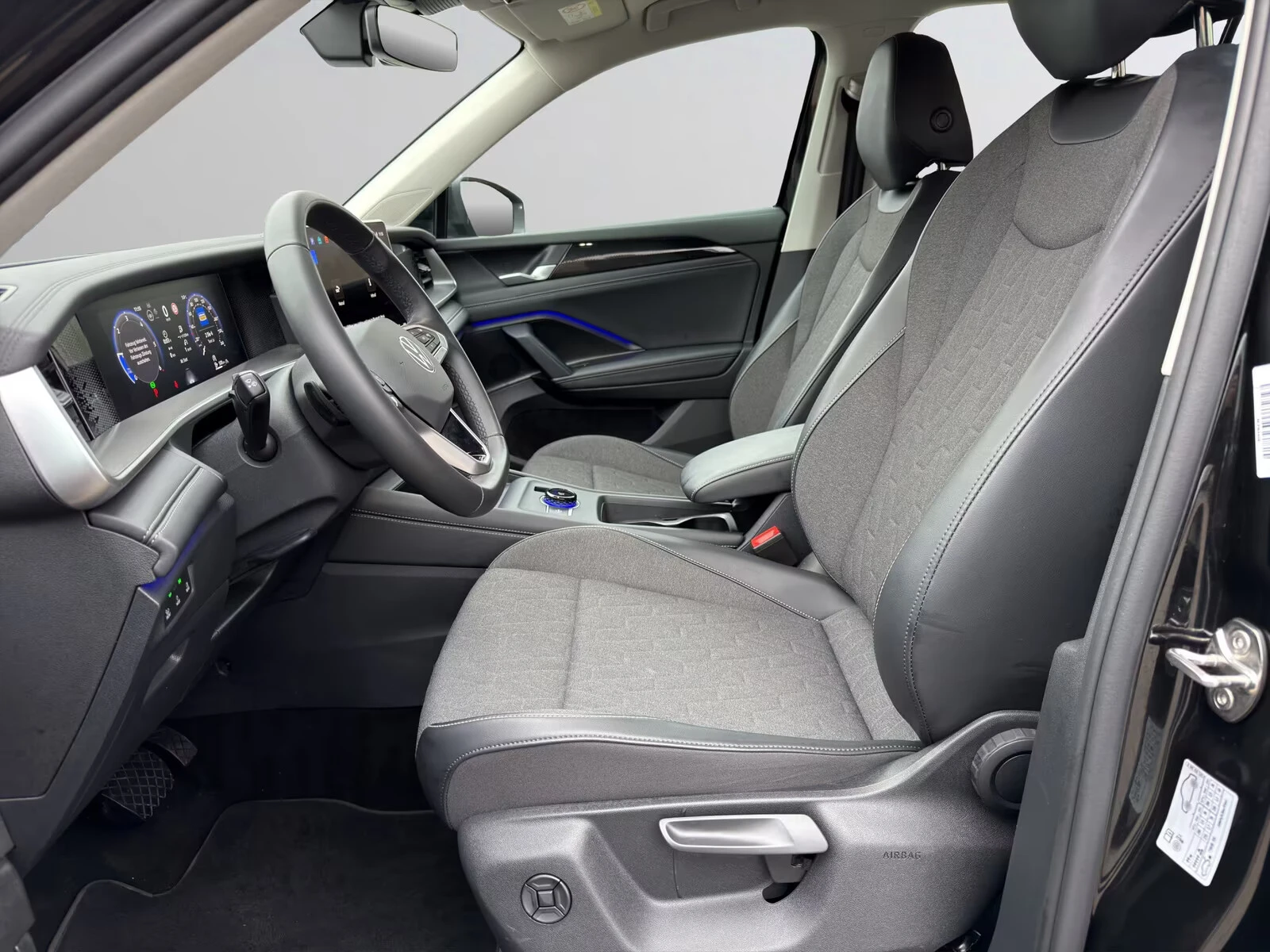 VW Tayron 2.0TDI 4M DSG ACC IQMatrix 360KAM SzH 7места AHK, снимка 7 - Автомобили и джипове - 55443784