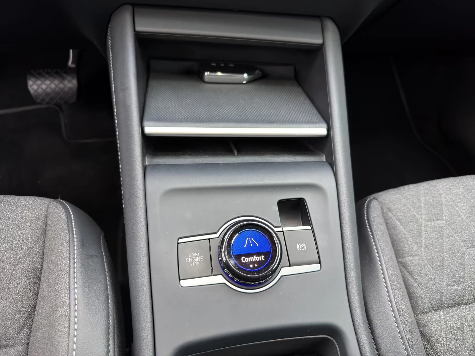 VW Tayron 2.0TDI 4M DSG ACC IQMatrix 360KAM SzH 7места AHK, снимка 14 - Автомобили и джипове - 55443784
